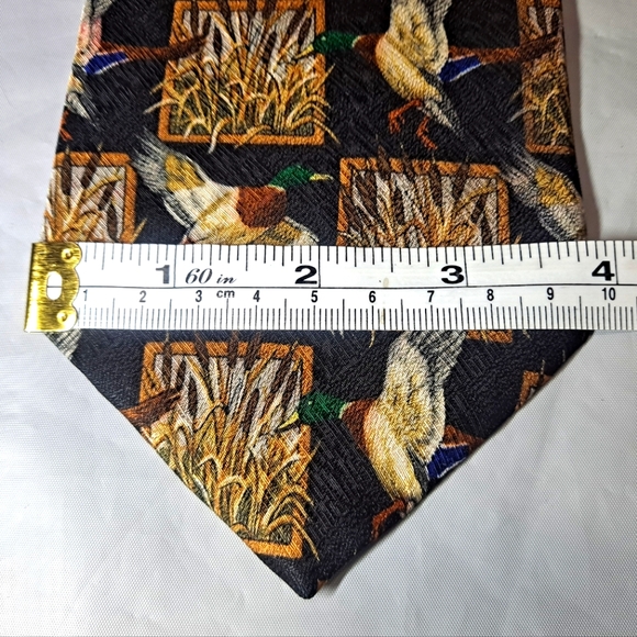 Field & Stream Mallard Duck 💯 Silk Men's Necktie 58" x 4" Black/Gold Wildlife - Picture 9 of 10